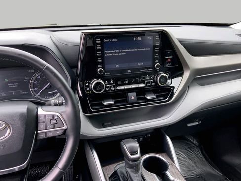 Used 2020 Toyota Highlander Limited AWD/4WD image 7