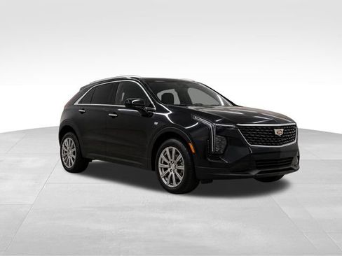 Used 2025 Cadillac XT4 Premium Luxury FWD image 9