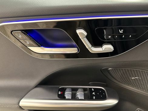 Used 2025 Mercedes-Benz C 300 Sedan image 10
