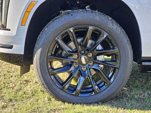 New 2026 Cadillac Escalade ESV Sport w/ LPO, ONYX Package image 7