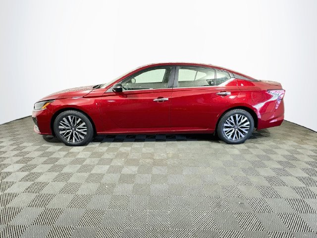 Used 2025 Nissan Altima 2.5 SV FWD image 6