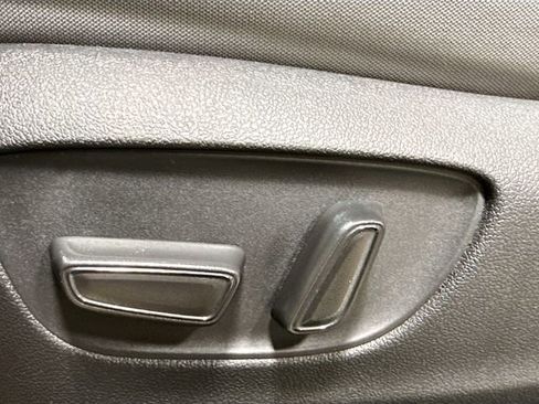 Used 2025 Toyota Sienna LE image 20