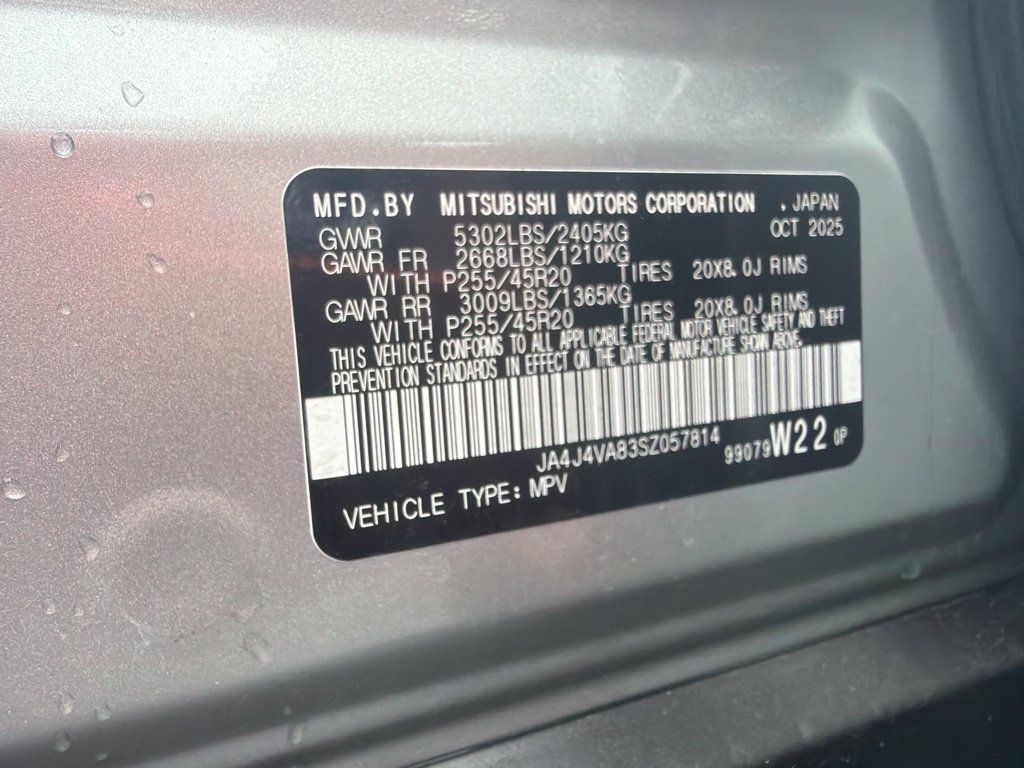 Used 2025 Mitsubishi Outlander SE AWD/4WD image 3