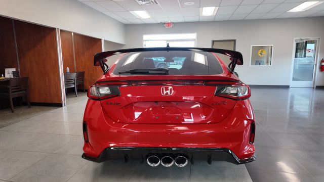 Used 2024 Honda Civic Type R image 6