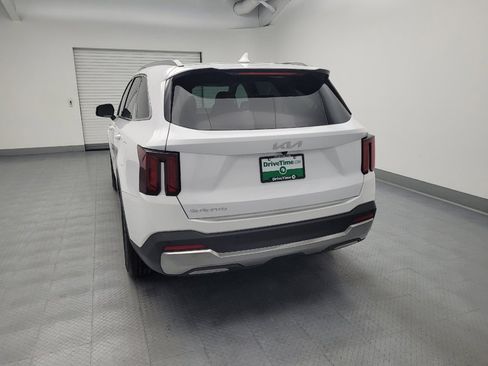 Used 2024 Kia Sorento S w/ Panoramic Sunroof Package FWD image 6