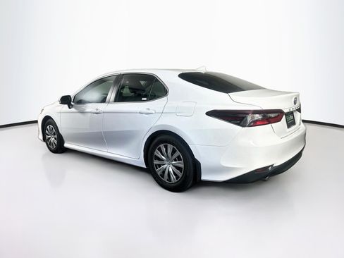 Used 2022 Toyota Camry LE FWD image 5