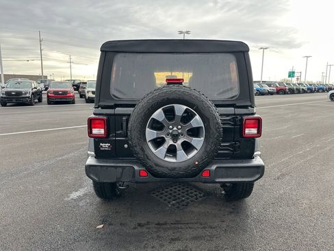 Used 2018 Jeep Wrangler Unlimited Sahara image 6