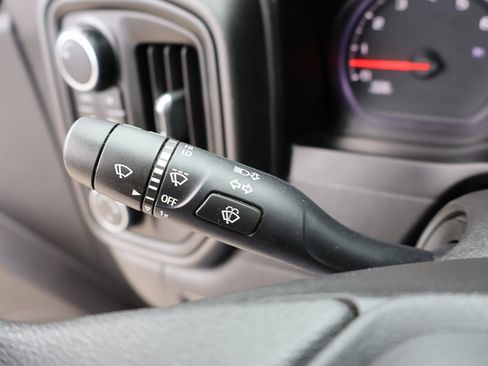 Used 2020 Chevrolet Silverado 1500 Custom w/ Custom Value Package image 14