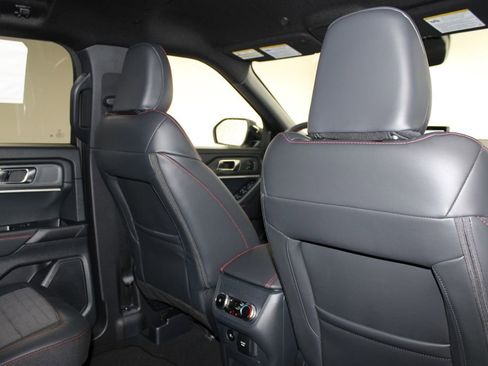 New 2026 Ford Explorer ST-Line w/ ST-Line Street Pack RWD image 33