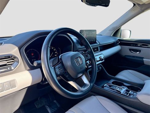 Used 2024 Honda Pilot EX-L image 9