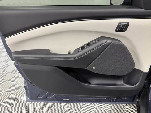 Used 2021 Ford Mustang Mach-E Premium image 9