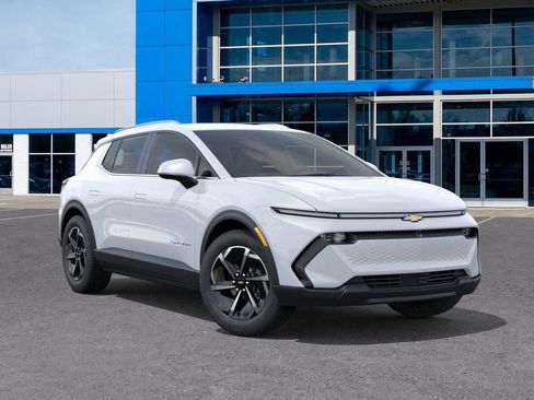 New 2026 Chevrolet Equinox EV LT image 7