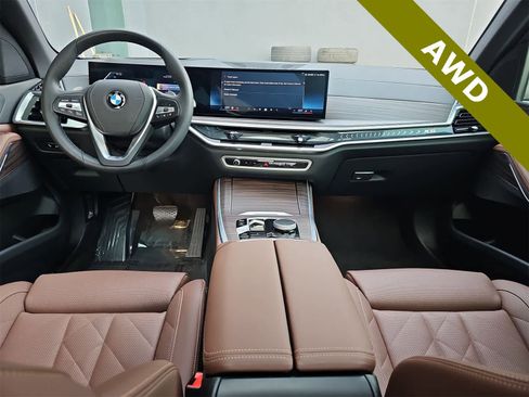 Used 2025 BMW X5 xDrive40i w/ Parking Assistance Package image 14
