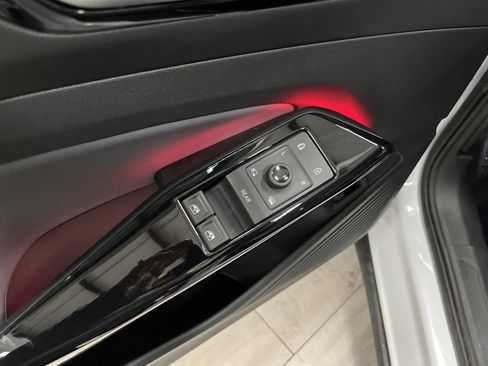 Used 2021 Volkswagen ID.4 Pro S w/ Gradient Package image 29