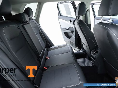 Used 2023 Volkswagen Taos SE w/ Panoramic Sunroof Package FWD image 37