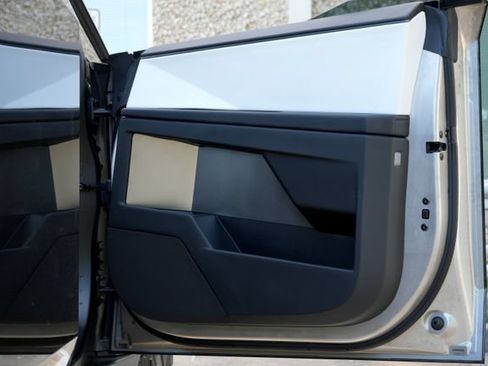 Used 2024 Tesla Cybertruck Cyberbeast AWD/4WD image 40