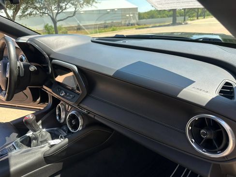 Used 2016 Chevrolet Camaro SS RWD image 20