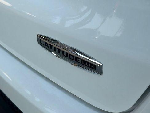 Used 2023 Jeep Compass Latitude AWD/4WD image 35