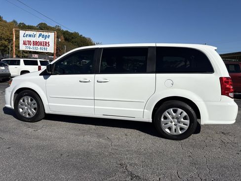 Used 2016 Dodge Grand Caravan SE w/ Quick Order Package 29E SE FWD image 2