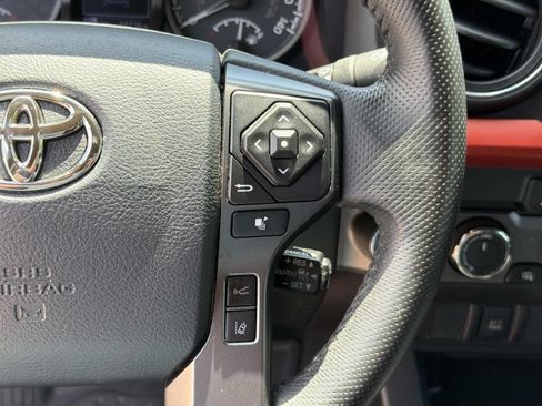 Used 2019 Toyota Tacoma TRD Off-Road AWD/4WD image 26