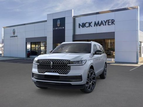 New 2026 Lincoln Navigator Reserve AWD/4WD image 2