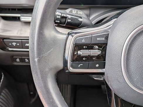 Used 2024 Kia Carnival SX FWD image 12