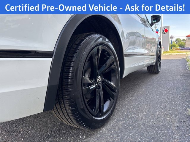 Certified 2023 Volkswagen Tiguan SE R-Line AWD/4WD image 26
