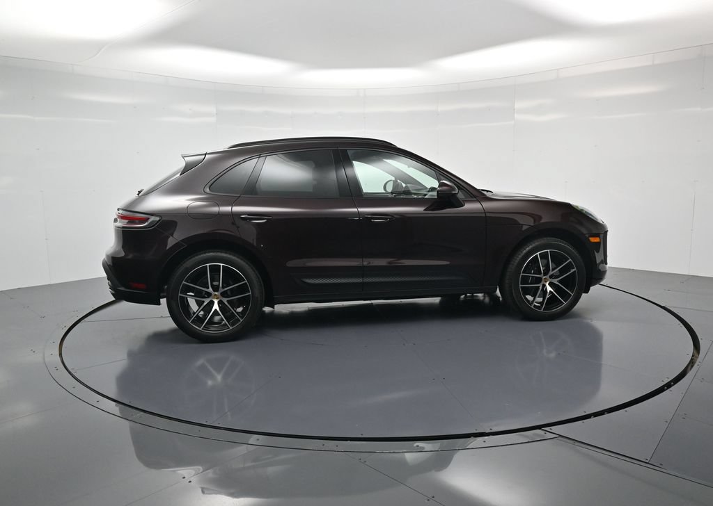 Certified 2026 Porsche Macan AWD/4WD image 31