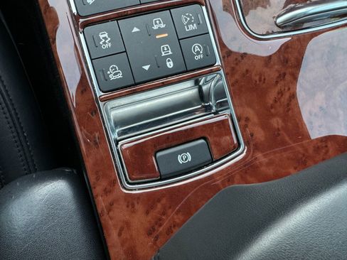 Used 2017 Land Rover Range Rover HSE image 77