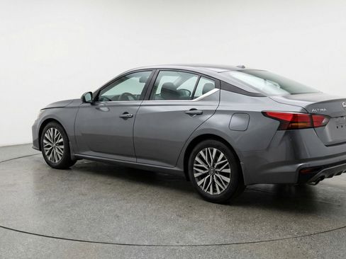 Used 2025 Nissan Altima 2.5 SV image 6
