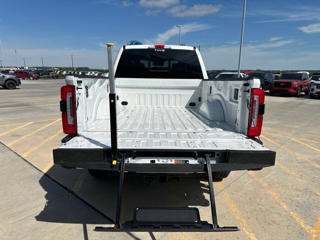 New 2026 Ford F250 Platinum AWD/4WD image 7