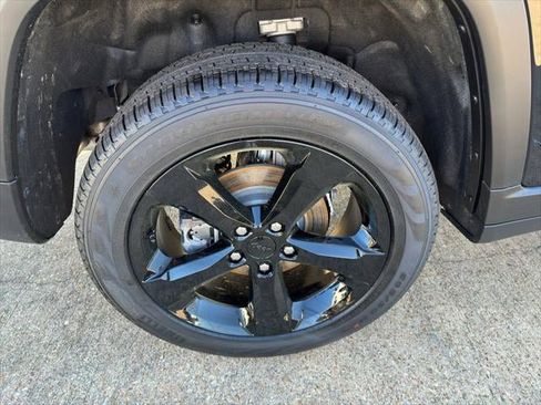 New 2026 Jeep Grand Cherokee Limited w/ Limited Altitude Package RWD image 32