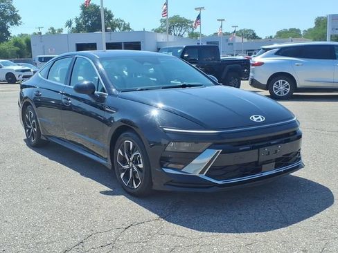 Used 2024 Hyundai Sonata SEL FWD image 3