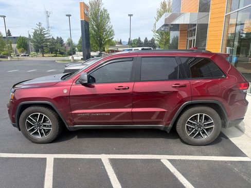 Certified 2021 Jeep Grand Cherokee Trailhawk AWD/4WD image 1