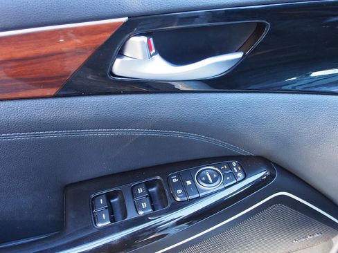 Used 2019 Kia Cadenza Technology image 19