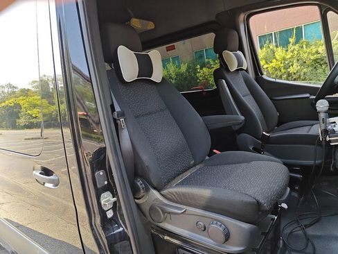Used 2019 Mercedes-Benz Sprinter 2500 image 23