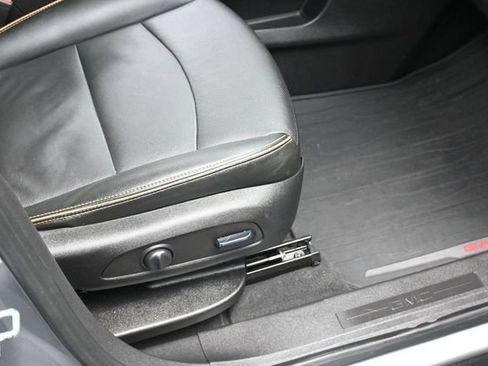 Used 2024 GMC Terrain AT4 AWD/4WD image 34