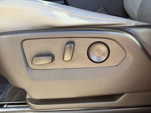 Used 2022 Chevrolet Tahoe LT w/ LT Signature Plus Package image 21