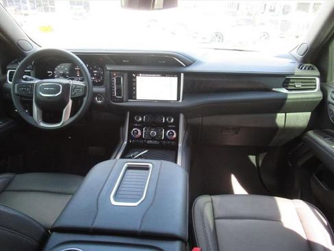 Used 2024 GMC Yukon Denali AWD/4WD image 12