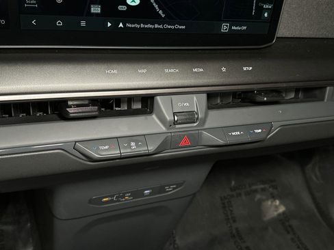 Certified 2024 Kia EV9 Light Long Range image 29