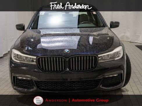 Used 2019 BMW 740i w/ M Sport Package RWD image 2