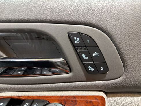 Used 2010 Chevrolet Tahoe LTZ image 25