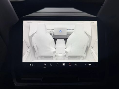 Used 2024 Tesla Cybertruck AWD Crew Cab image 18