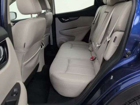 Used 2022 Nissan Rogue Sport SL w/ Premium Package FWD image 5