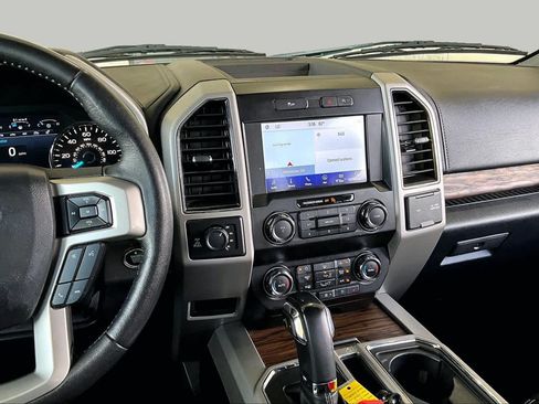 Used 2019 Ford F150 Lariat AWD/4WD image 7