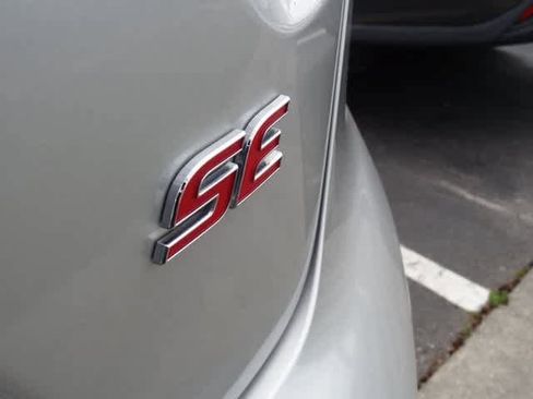 Used 2022 Toyota Corolla SE image 19