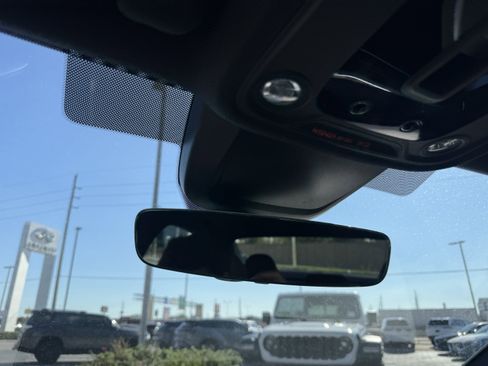 Used 2023 Audi A6 Premium image 25