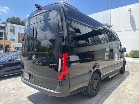 Used 2024 Mercedes-Benz Sprinter 2500 image 5
