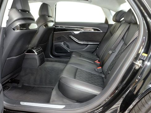 Used 2020 Audi S8 L image 32