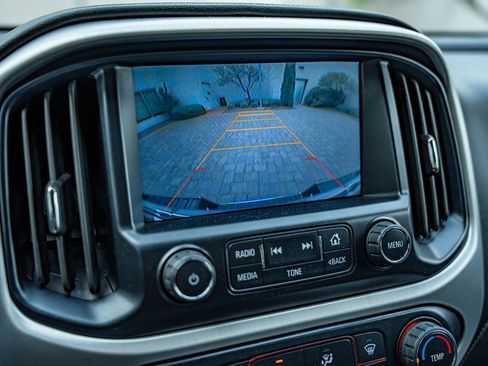 Used 2015 GMC Canyon SLE RWD image 26